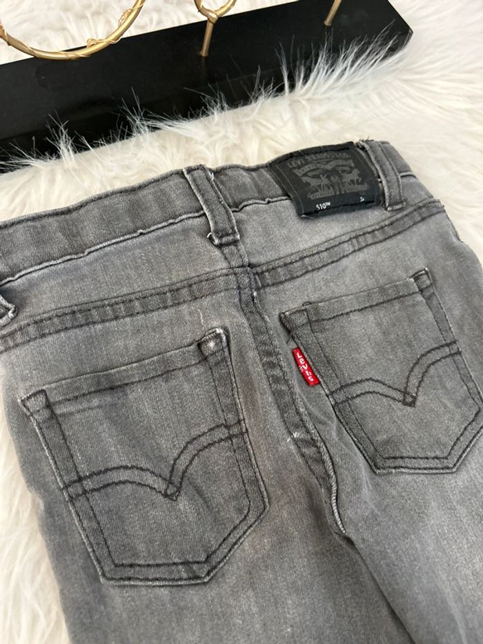 Très beau jeans Lévis 510 gris 🥰 taille 3 ans - photo numéro 4