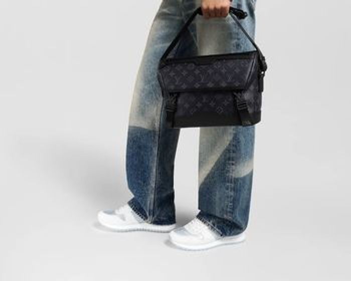 Sacoche LV Messenger Voyager PM - photo numéro 4