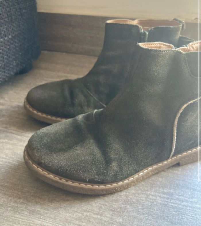 Bottines verte olive avec nœuds papillons
