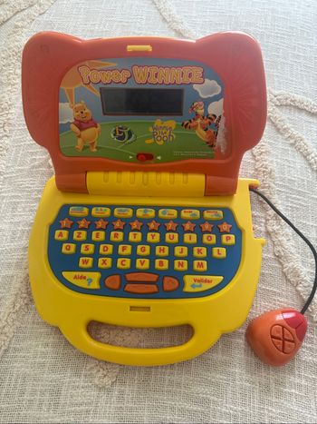 Ordinateur enfant avec jeux éducatifs