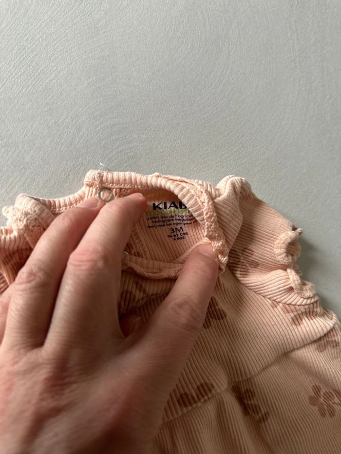 Robe et combinaison en 3 mois - photo numéro 7