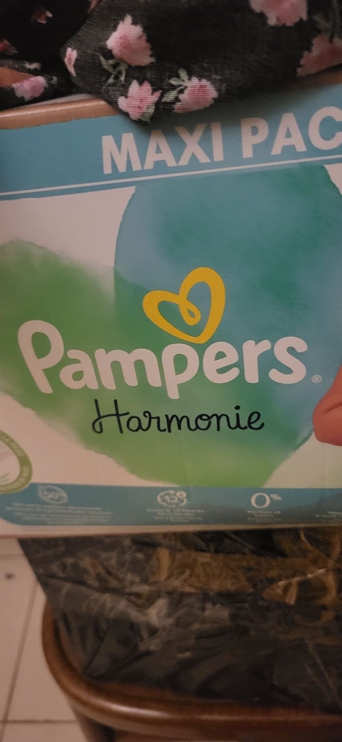 lots 2  cartons pampers harmonie  taille 4 (148 couches) - photo numéro 2