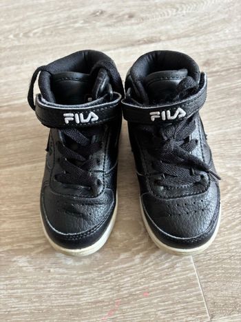 Basket fila taille 23