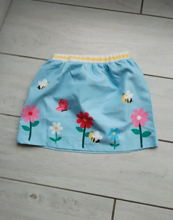 Jupe neuve 6 ans
