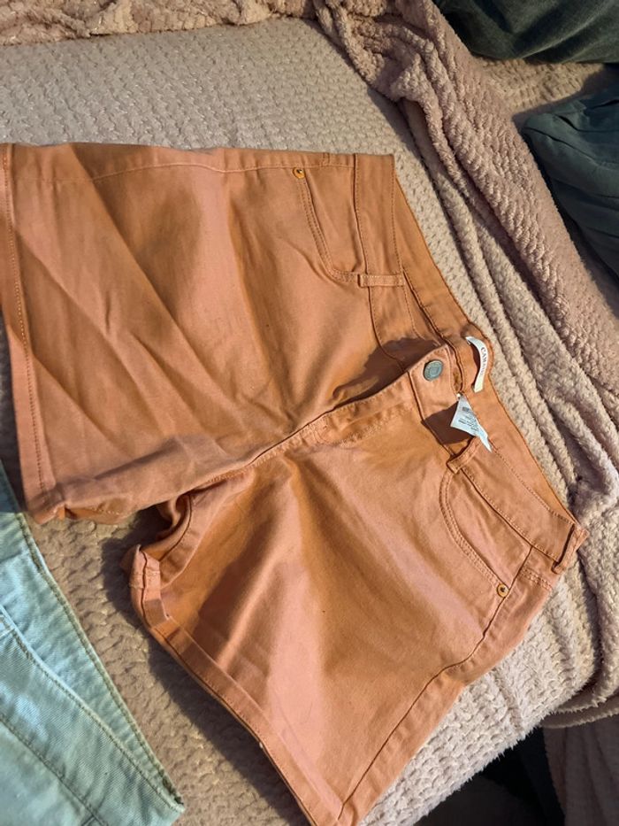 Shorts taille L - photo numéro 4