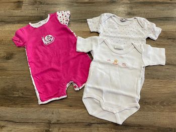 Lot 1 grenouillère + 2 bodies 3 mois