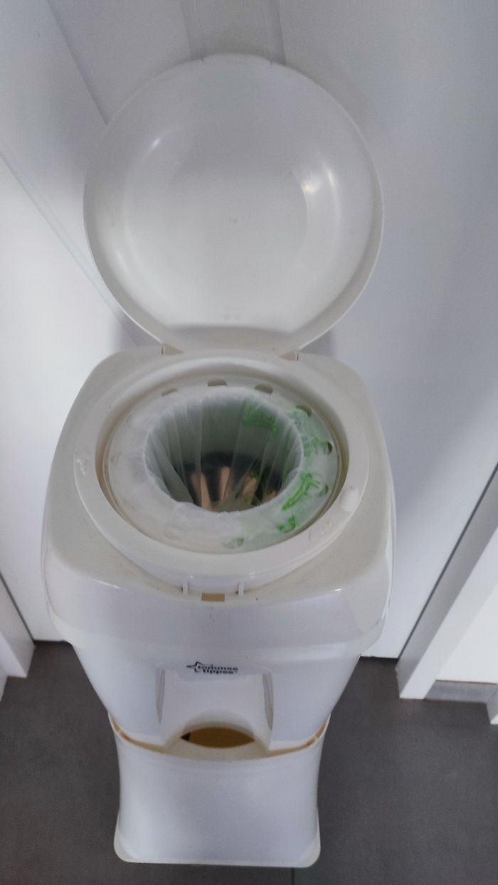 Poubelle de couches avec une recharge Tommee Tippee Beebs