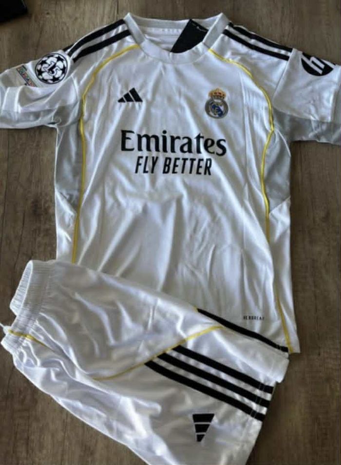 Ensemble de football - Real Madrid - Mbappé - 10 ans ( 26 ) - photo numéro 2