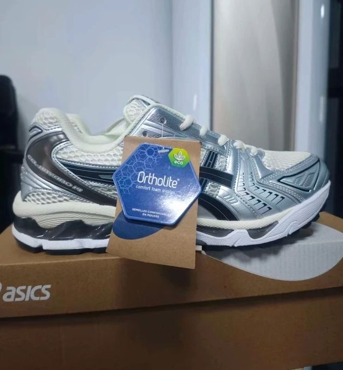 Asics Gel Kayano 14 taille 43.5 - photo numéro 3