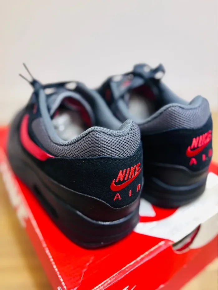 Nike Air Max 1 Essential Vamps Black And Red Taille 44 - photo numéro 4