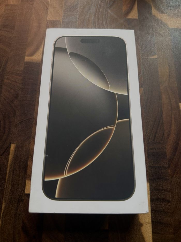 I P h o n e 16 pro Max authentique - photo numéro 6