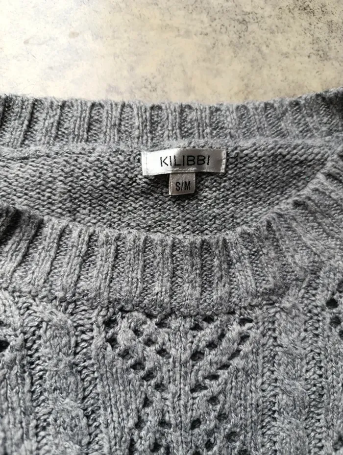 Pull gris ajouré - photo numéro 2