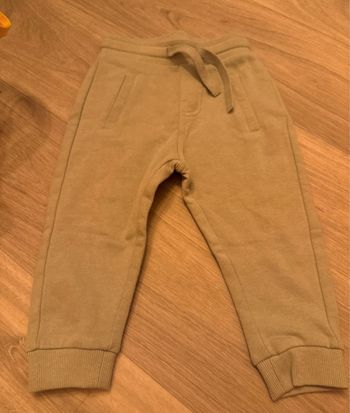 Jogging neuf 24 mois gémo