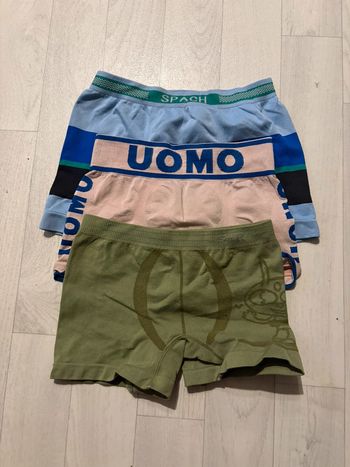 Lot de 3 caleçons, boxers 4/6 ans très bon état