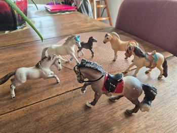 Lots figurines chevaux