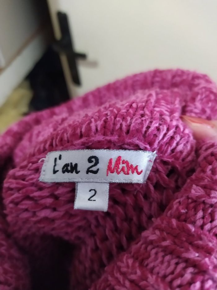 Pull MimPull de la marque Mim déjà porté mais bon état général on peut voir que quelques fils sont tirés en photo mais il reste très correct taille 2 correspondant à la taille 44 - photo numéro 3