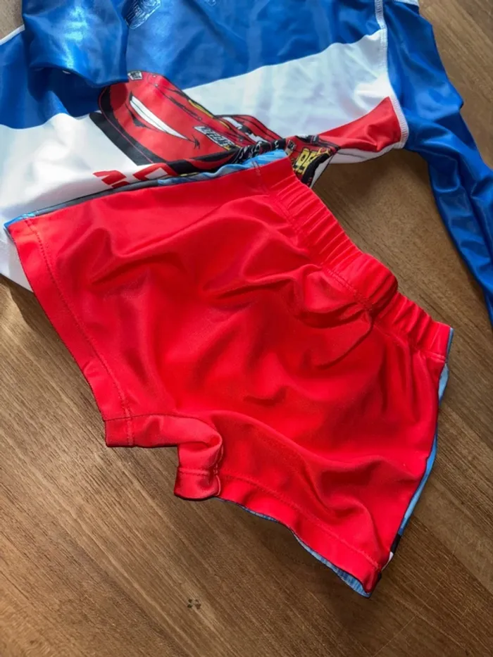 Haut  de bain uv + boxer de bain cars 2/3 ans - photo numéro 4