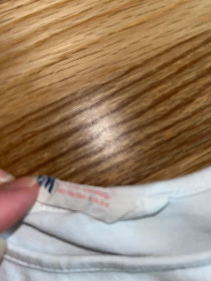 Tshirt blanc motifs h&m bon état 98/104 cm - photo numéro 2