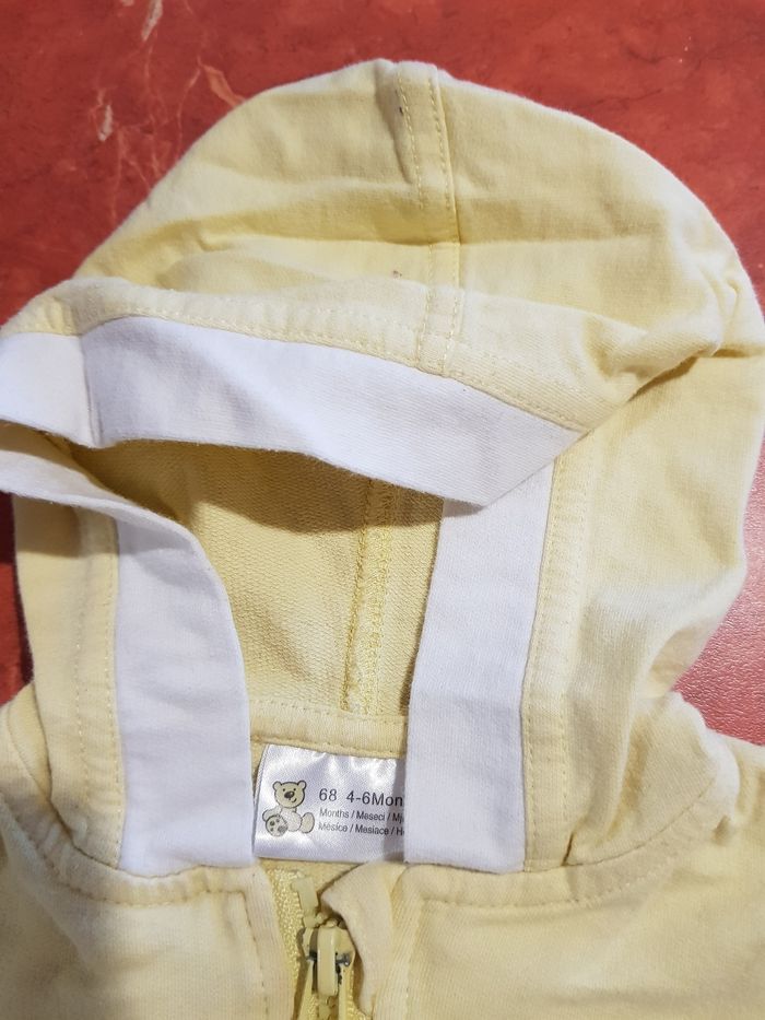Sweat bébé taille 6 mois - photo numéro 4