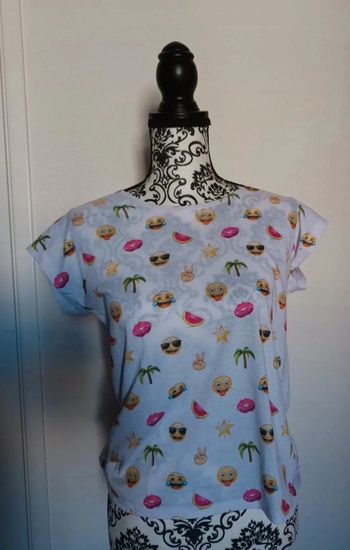 Tee shirt emojis taille S