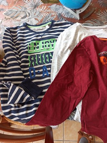 Lot de 3 : 2t shirt et un pull leger