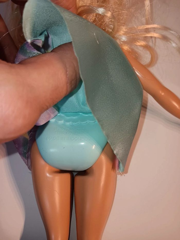 Poupée mattel barbie Dreamtopia Princesse blonde (Année du moule corp 2017 tête 2010) - photo numéro 3