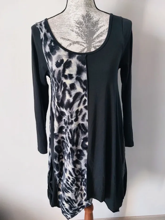 Tunique noire mouchetée taille 40