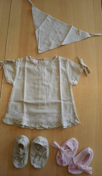 Tee-shirt avec fichu et chaussons assortis