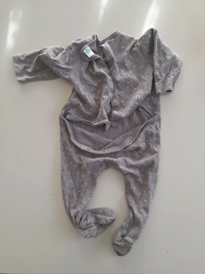 Pyjama une pièce - photo numéro 3