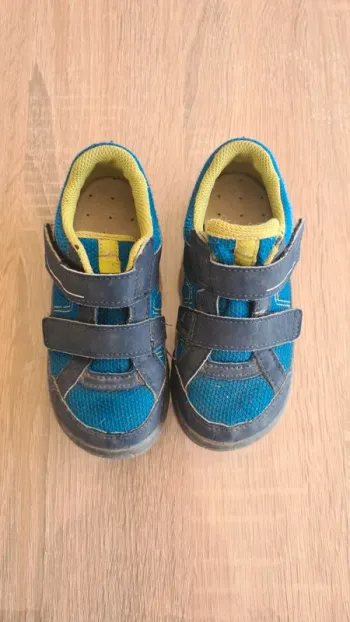 Chaussures de marche 27
