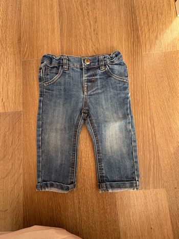 jeans     taille 12 mois