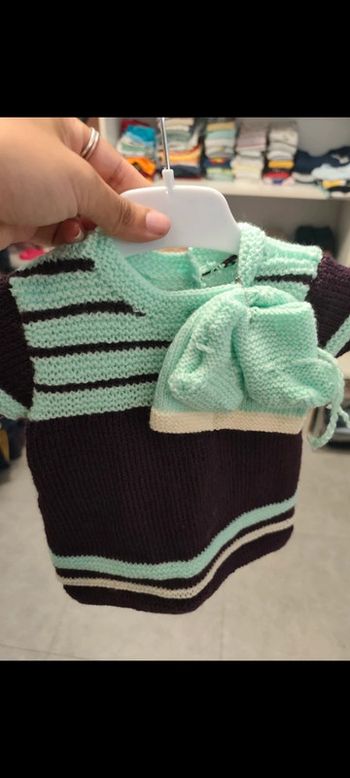 4 robes ou pull avec mouffles et bonnet ma création