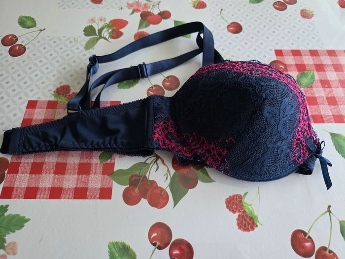 SOUTIEN-GORGE BLEU MARINE/ROSE DENTELLE MARQUE BASIC ONE TAILLE 95C - photo numéro 4