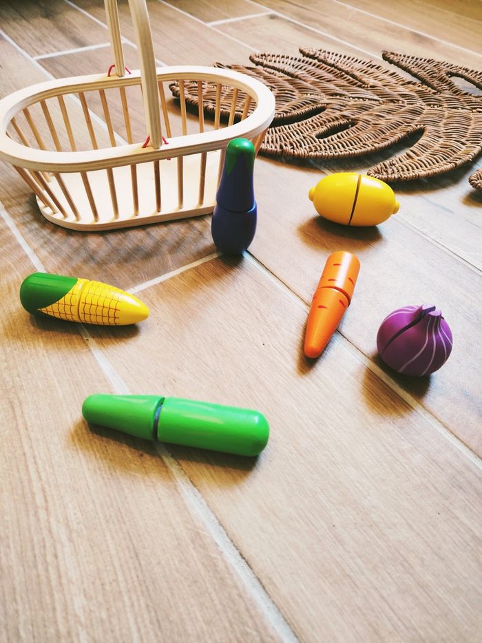 🥕Dinette corbeille/panier avec légumes en bois à scratch marque New classic toys - photo numéro 2