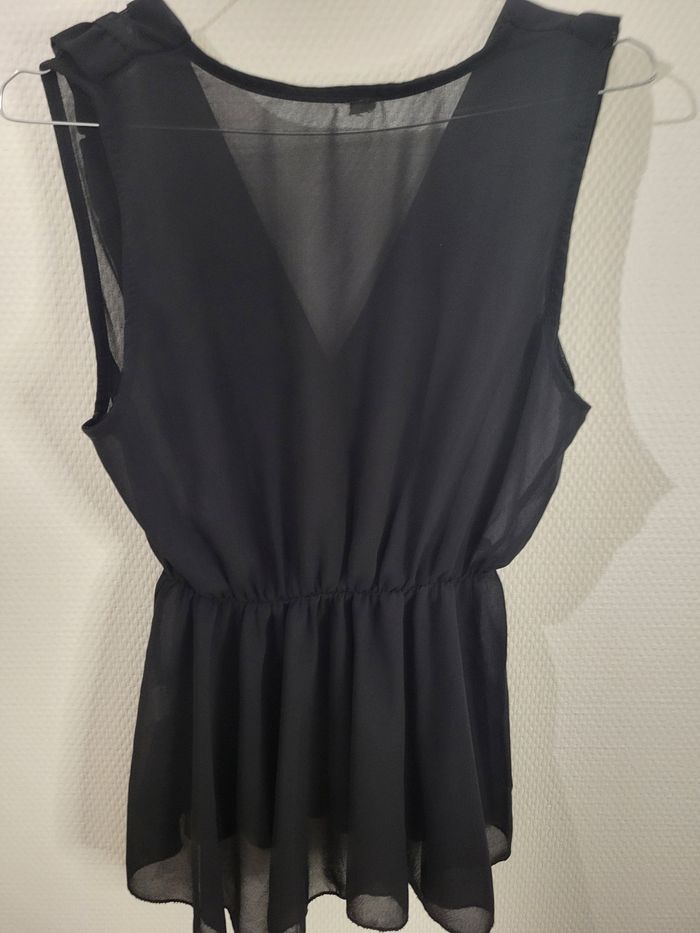 Haut noir effet cache coeur & volanté - photo numéro 2