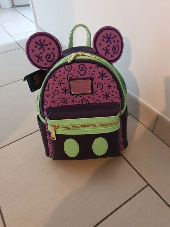 Sac à dos loungefly main attraction mad hatter