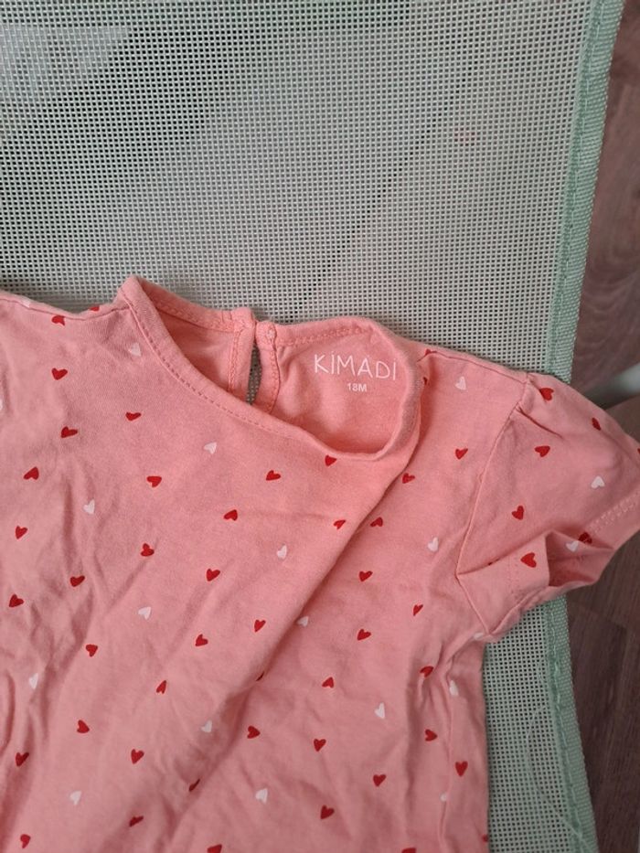 Tee-shirt avec des cœurs - photo numéro 2