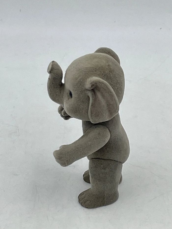 Figurine Sylvanian Families vintage Éléphant Epoch d’enfance 9 cm - photo numéro 2