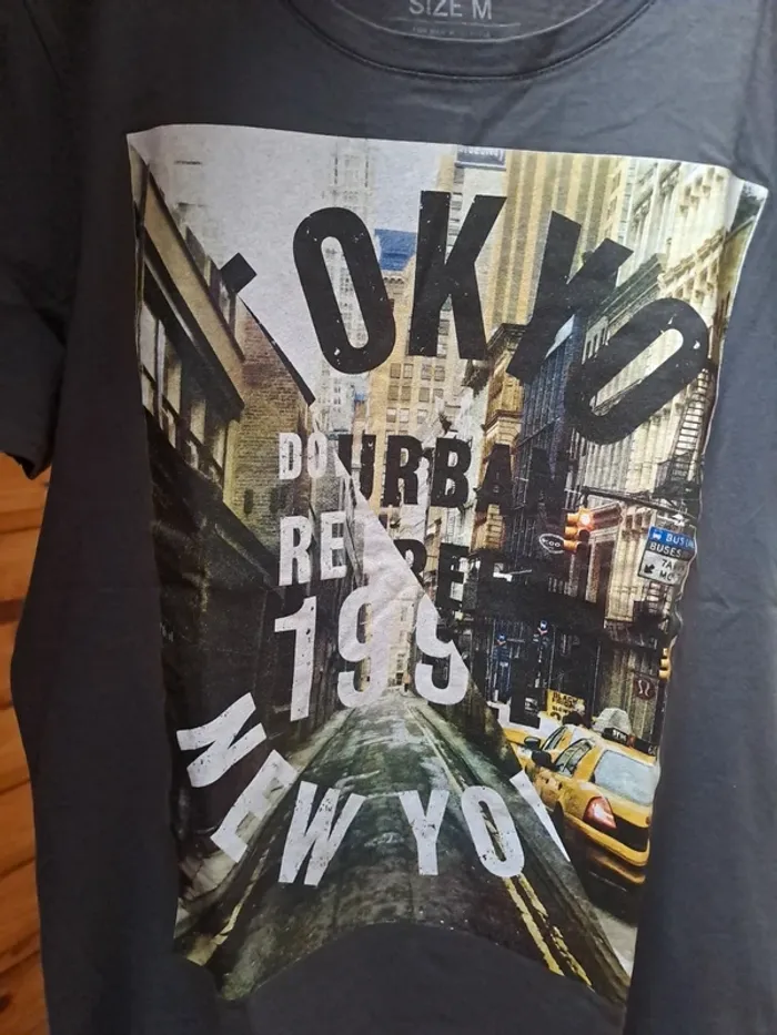 T-shirt imprimé homme taille M - photo numéro 2