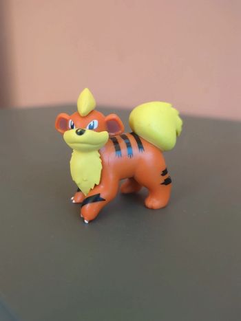 figurine pokémon arcanin