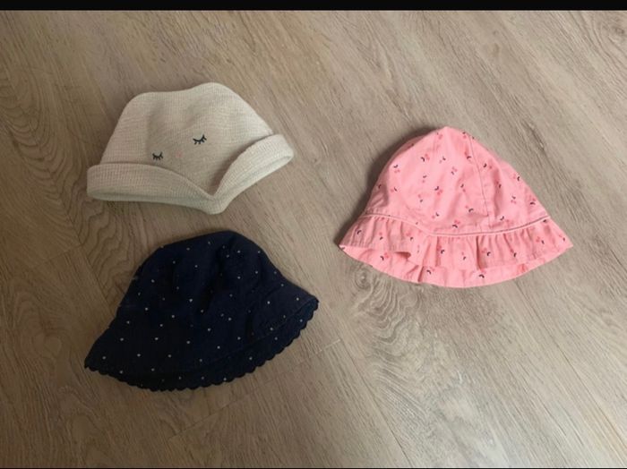 Lot chapeaux fille Taille 41/43
