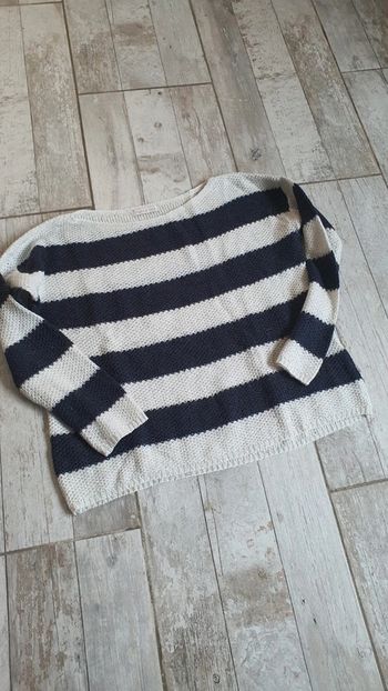 Pull peace n' love taille 38 40 en très bon état