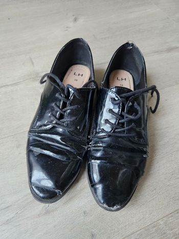 Derbies vernies 38 La Halle