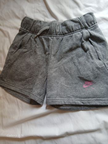 Short Nike fille 10