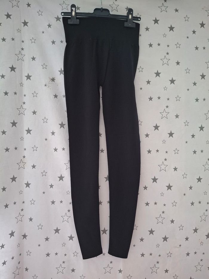 Legging noir taille élastique large 12 ans Domyos
Très bon état ni trous ni tache - photo numéro 6