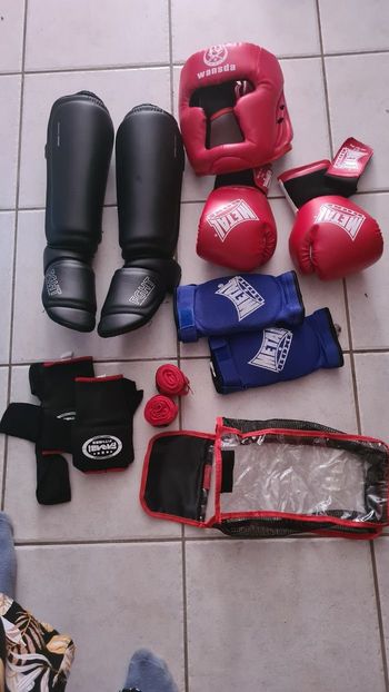 Ensemble boxe thai ou muaythai