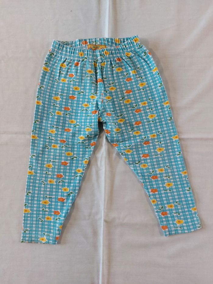 Pantalon blanc et bleu motif fleur 🌸 taille 36 mois/3 ans