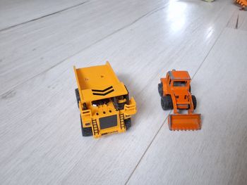 Lot 2 véhicules jouets tracteur et benne Tracto majorette 211