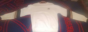 Pull neuf avec étiquette