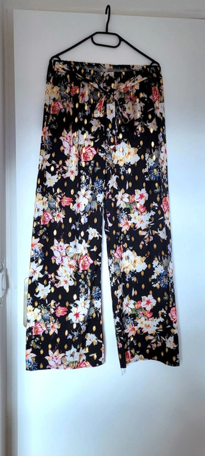 Magnifique Pantalon fluide pattes d'eph noir fleurs et doré Neuf - photo numéro 5